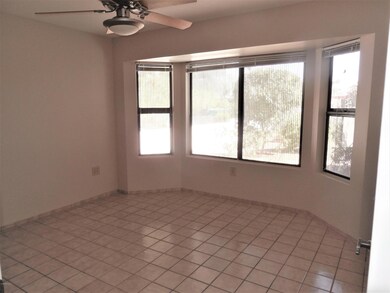 Guest bedroom w/bay window