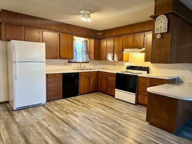 927 Erie St, Alva, OK 73717 - photo 5