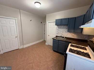 5748 Chestnut St unit C, Philadelphia, PA 19139 - photo 3