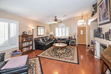 504 W San Remo St Gilbert AZ-large-003-1