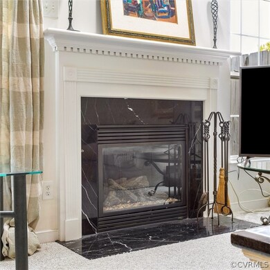 Living room view to the gas fireplace