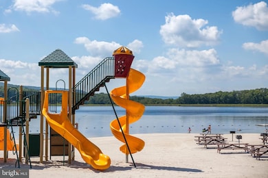 426 Royal Aberdeen Dr, Hazle Township, PA 18202 - photo 6