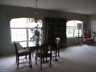 642 Cascade Dr S, Mount Laurel, NJ 08054 - photo 4