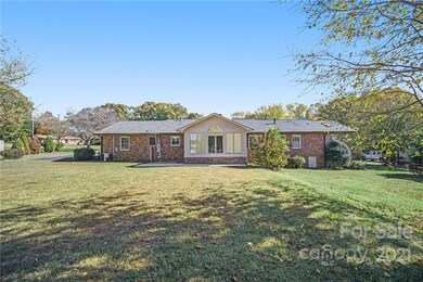 249 Edgewood Dr, Statesville, NC 28625 - photo 7