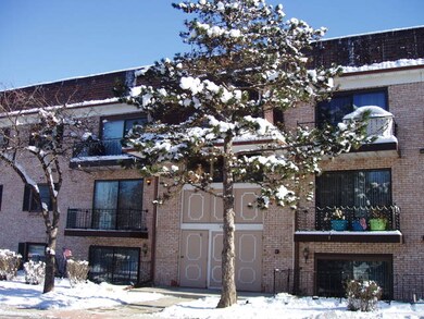 3335 Kirchoff Rd unit 4F, Rolling Meadows, IL 60008 - photo 6