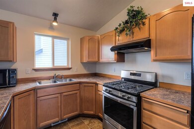 Notice the beautiful cabinets & gorgeous brand new