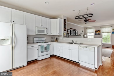 25363 Crossfield Dr, Chantilly, VA 20152 - photo 4