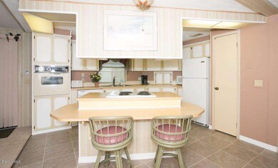 742 Periwinkle - Kitchen - Main