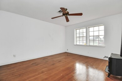 10331 Southport Dr, Houston, TX 77089 - photo 6