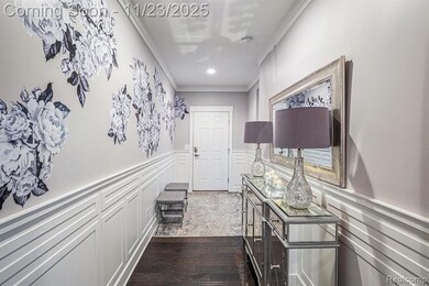 2001 Trimble St, Lake Orion, MI 48360 - photo 3