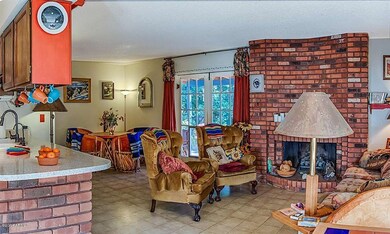 819 E Jasmine Family & Dining[1]