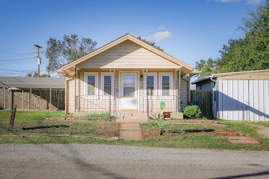 801 E 1st St, Cordell, OK 73632 - photo 2