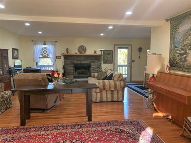 112 Maple Ln, Hawley, PA 18428 - photo 3