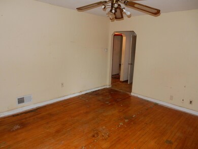 820 S Roys Ave, Columbus, OH 43204 - photo 2