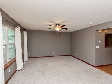 908 8th St SE, Cedar Rapids, IA 52401 - photo 3