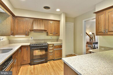 2331 Barbour Rd, Falls Church, VA 22043 - photo 5