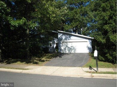 12618 Magna Carta Rd, Herndon, VA 20171 - photo 5