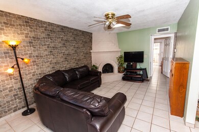 Living Room 1 (1 of 1)