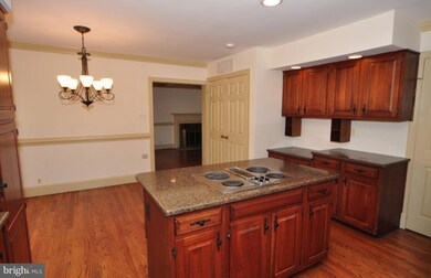 10634 Timberidge Rd, Fairfax Station, VA 22039 - photo 5