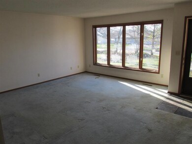 1308 Rainbow Dr, Cedar Falls, IA 50613 - photo 2