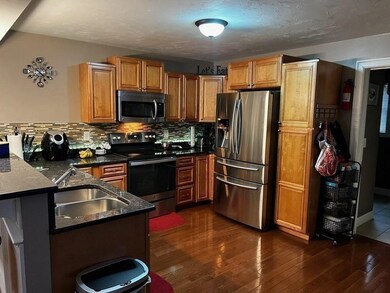 17 Renfrew St, Worcester, MA 01604 - photo 5