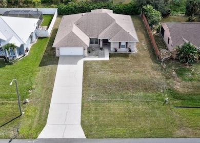 444 Tulip Dr, Sebastian, FL 32958 - photo 2