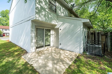 1901 Springlake Ct, Birmingham, AL 35215 - photo 3