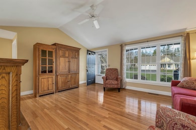 19 Dixon Dr, Litchfield, NH 03052 - photo 4