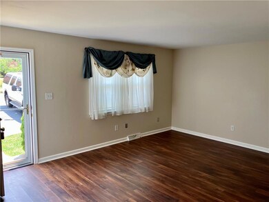 1369 Arch St, Emmaus, PA 18049 - photo 3
