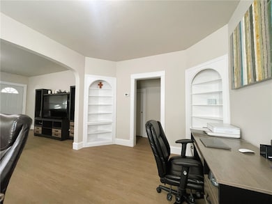 823 Summer St unit 1-2, Eau Claire, WI 54701 - photo 5