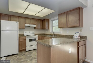 9616 Blake Ln, Fairfax, VA 22031 - photo 4