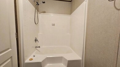 1810 E Lockwood St, Wichita, KS 67216 - photo 4