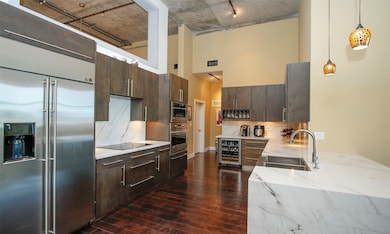 You'll love cooking and entertaining in this effic