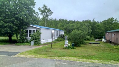 42 Cleo Cir, Rochester, NH 03868 - photo 5