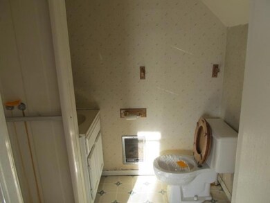 L140914 Bathroom 2