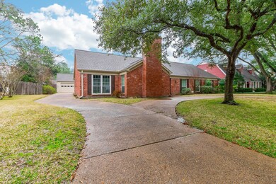 12126 Perthshire Rd, Houston, TX 77024 - photo 3