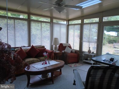 128 Beavens Rd, Reading, PA 19608 - photo 3