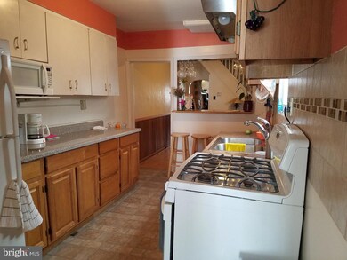 1337 Birch St, Reading, PA 19604 - photo 4