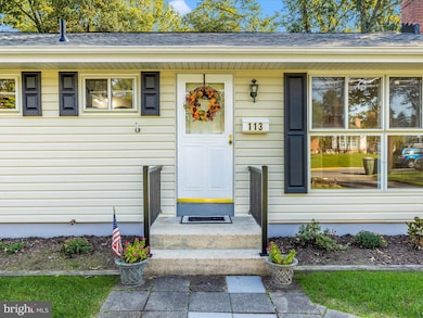 113 Hutton St, Gaithersburg, MD 20877 - photo 2