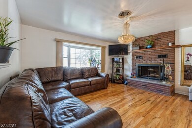 21 Kuhn Ct, Saddle Brook, NJ 07663 - photo 4