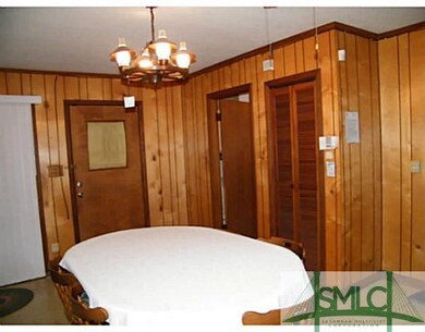 Kitchen. Dine-in Area