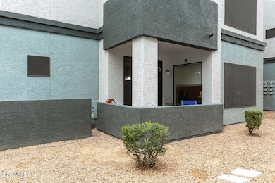 2-web-or-mls-3848-n-3rd-ave-1044
