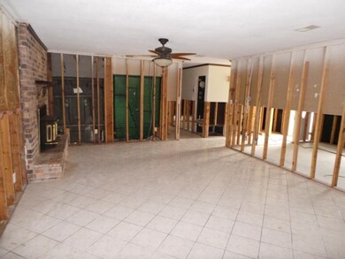 8132 Camelford Dr, Pensacola, FL 32506 - photo 4