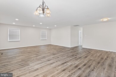 16 Edge Ct, Willingboro, NJ 08046 - photo 7