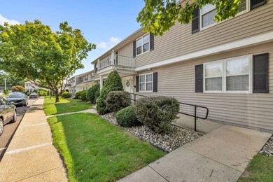 665 Center St unit 310, Ludlow, MA 01056 - photo 3