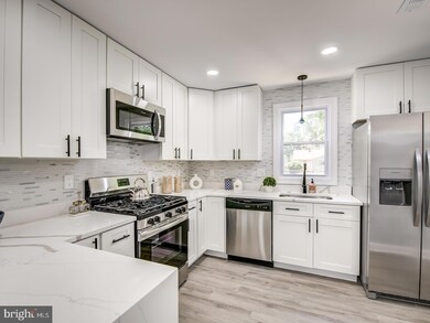 7715 Garrison Rd, Hyattsville, MD 20784 - photo 4