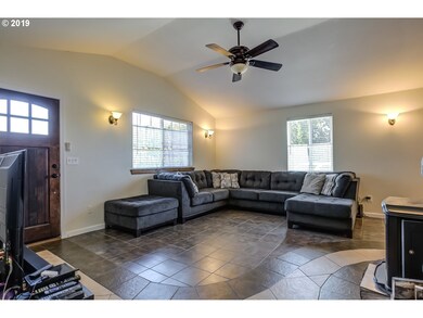 835 E Ellendale Ave, Dallas, OR 97338 - photo 4