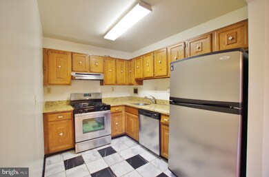 Lafayette Park unit 310, Falls Church, VA 22041 - photo 5