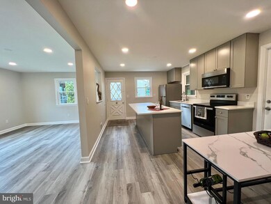 6508 Monroe Ave, Sykesville, MD 21784 - photo 5