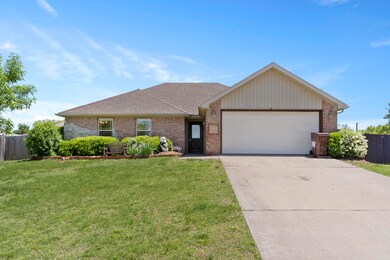 437 Echo Valley Cir, Reeds Spring, MO 65737 - photo 2